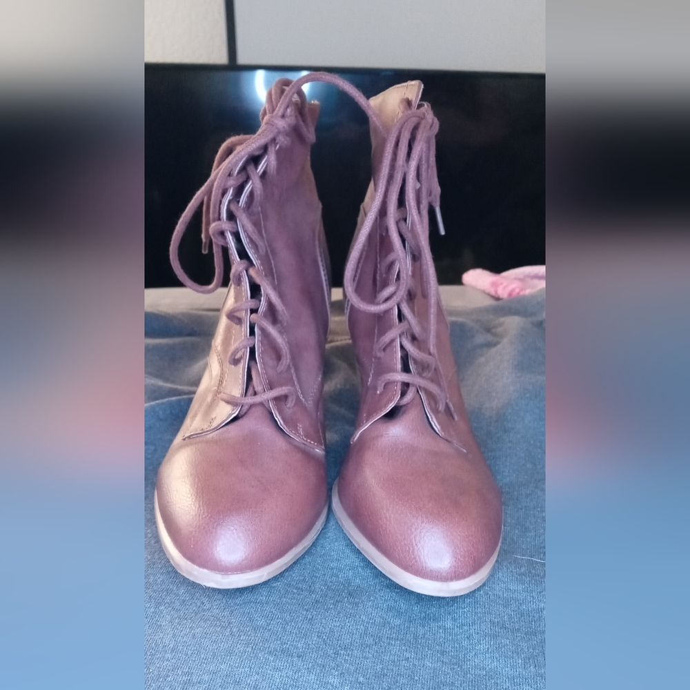 Heel boots - Picture 1 of 6